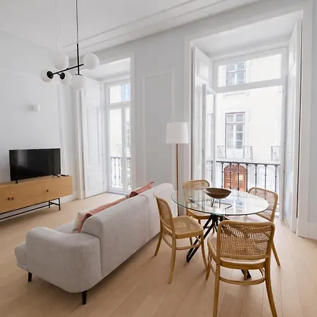 Daire 2 Bed Flat With Balcony In