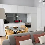 Apartament 2 Bed Flat With Balcony In Lizbona