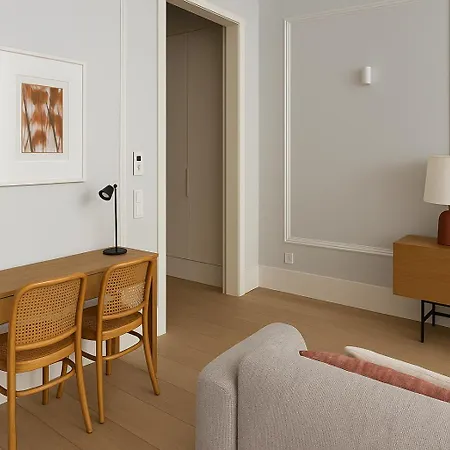 Apartamento 2 Bed Flat With Balcony In