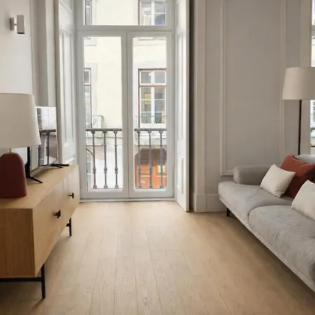 2 Bed Flat With Balcony In