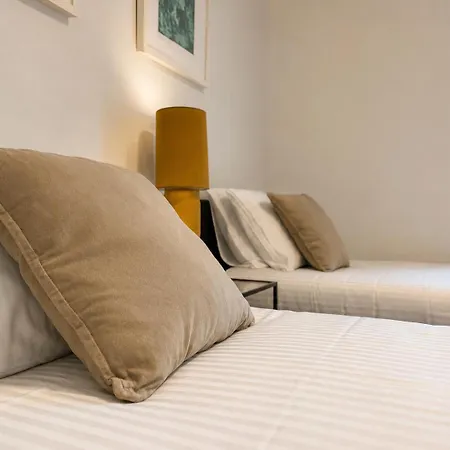 2 Bed Flat With Balcony In