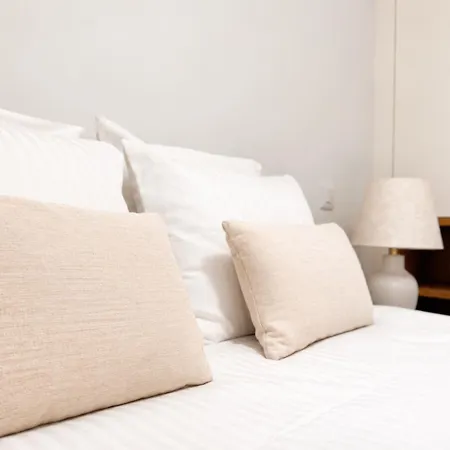 Appartement 2 Bed Flat With Balcony In *