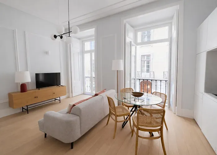 Apartamento 2 Bed Flat With Balcony In